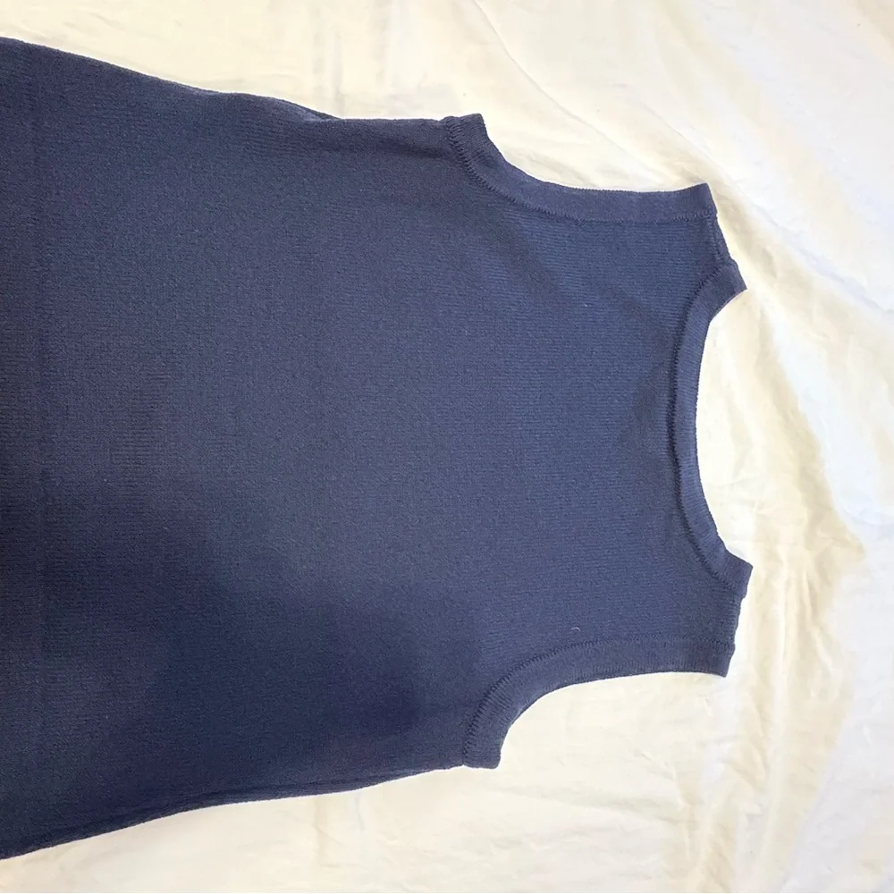 St John Sport by Marie Gray
Navy wool blend knit vest 
Vintage EUC medium - Picture 5 of 6